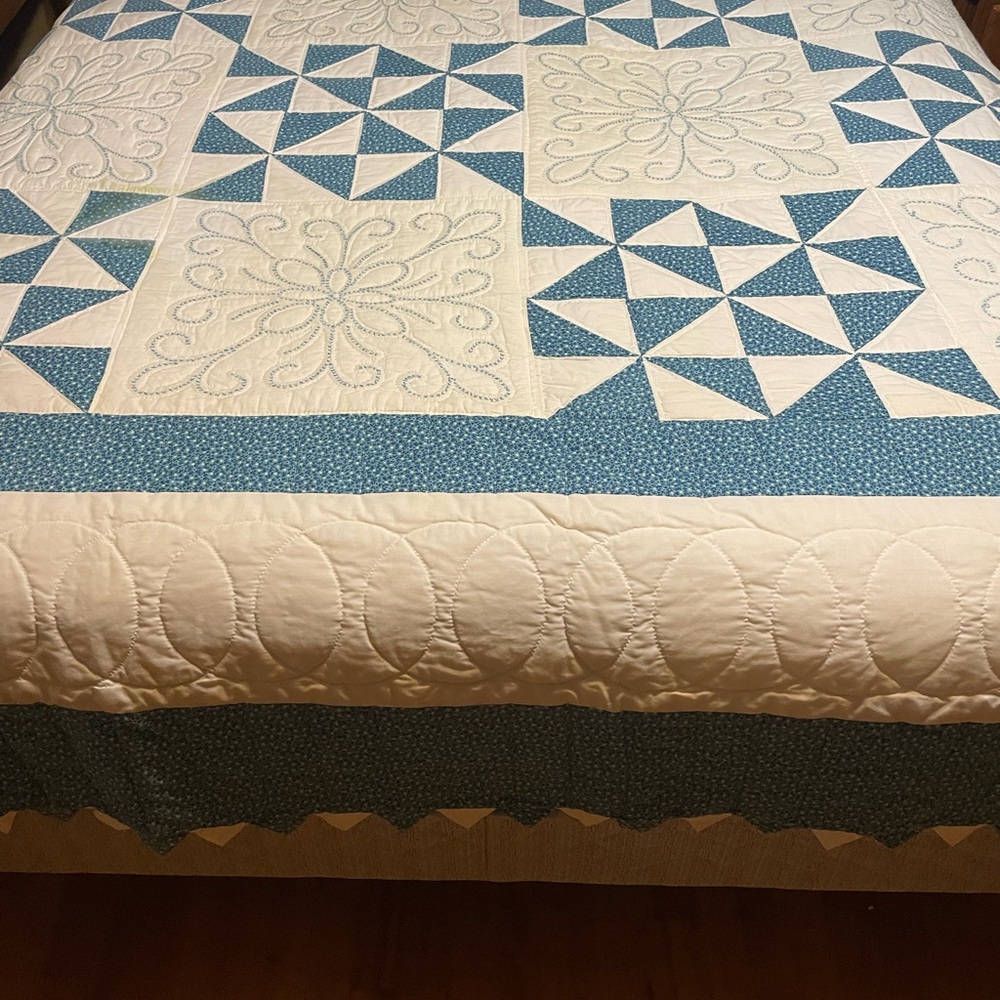 Handcrafted Ohio pattern quilt.